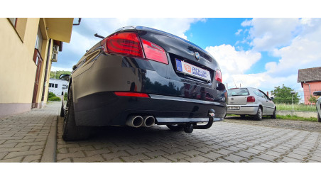 Towing hook installed on BMW F10