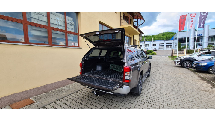 Canopy, cargo bar installed on Mitsubishi L200 2021