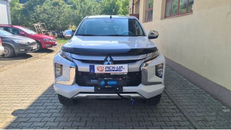 Tonneau cover, hood guard, winch, winch-plate installed on Mitsubishi L200