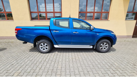 Bed liner, rail guard, skid plate, towing hook installed on Mitsubishi L200
