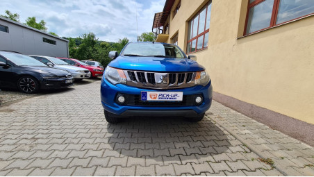Bed liner, rail guard, skid plate, towing hook installed on Mitsubishi L200