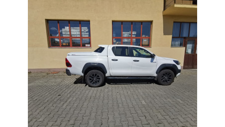 Tonneau cover installed on Toyota Hilux 2020