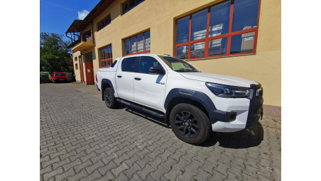 Tonneau cover installed on Toyota Hilux 2020
