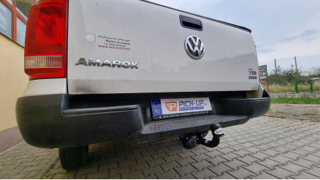 Tonneau cover, towing hook installed on Volkswagaen Amarok 2014