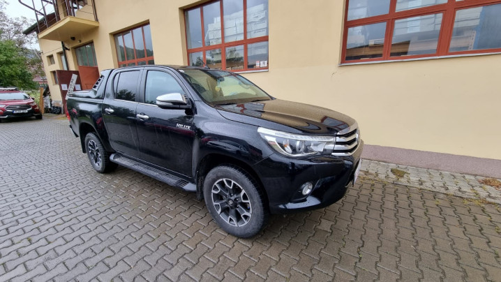 Montare inchidere de bena tip capac pe Toyota Hilux 2017