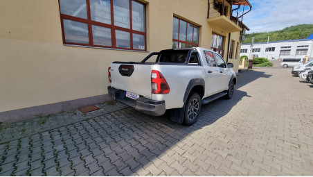 Bed liner, roll cover, swing cases installed on Toyota Hilux 2020