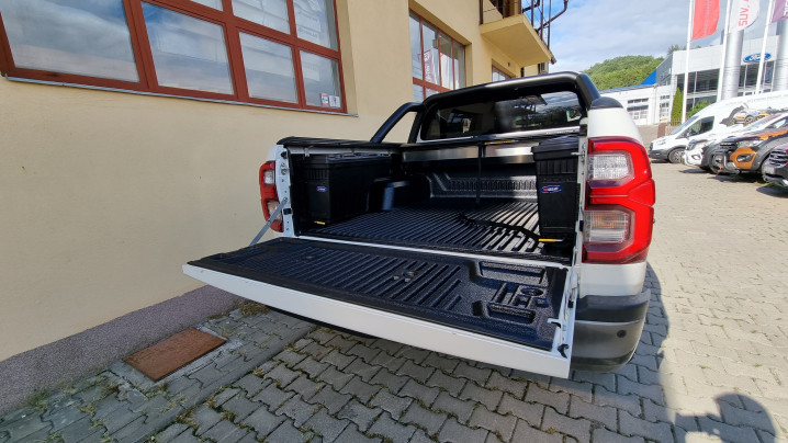 Montare Laderaumauskleidung, rulou bena, ladite utilitare pe Toyota Hilux 2020