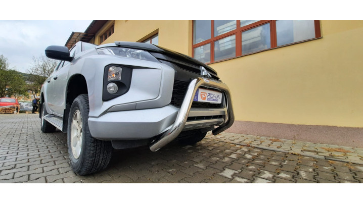 Roll cover, bullbar , hood guard installed on Mitsubishi L200 2020