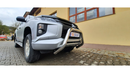 Roll cover, bullbar , hood guard installed on Mitsubishi L200 2020