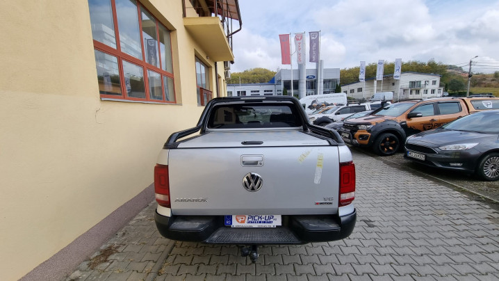 Roll cover installed on Volkswagen Amarok 2015
