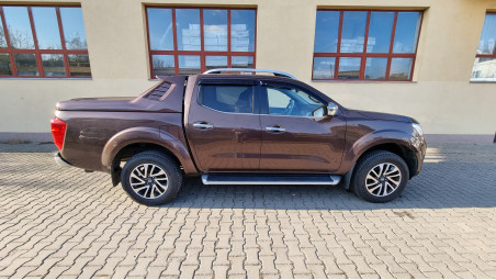 Tonneau cover, window visors installed on NIssan Navara NP300 2019