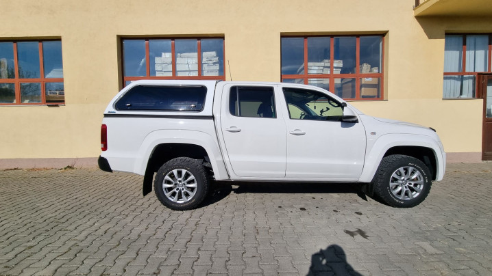 Canopy, hood guard installed on Volkswagen Amarok