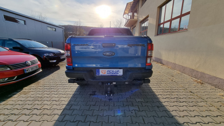Hood guard, window visors, towing hook installed on Ford Ranger Raptor 2019