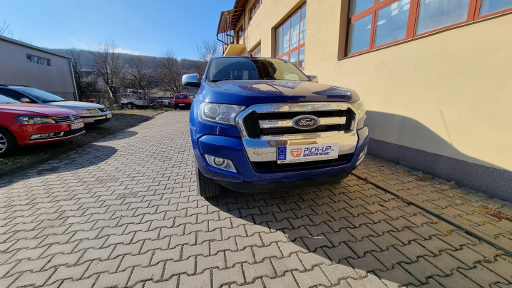 Tonneau cover installed on Ford Ranger 2018