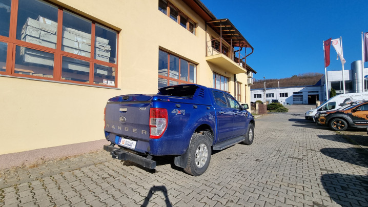 Tonneau cover installed on Ford Ranger 2018