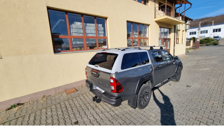 Montare hardtop, deflector capota, prag lateral, bare transversale pe Toyota Hilux 2020