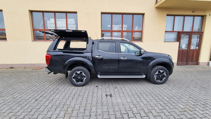 Montare hardtop si capitonaj bena pe Nissan Navara NP300