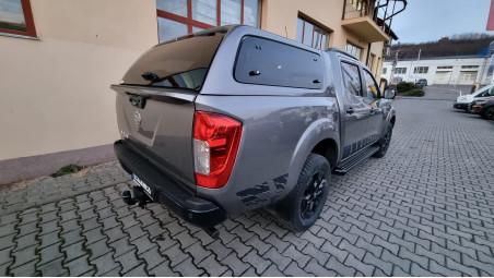 Canopy installed on Nissan Navara NP300