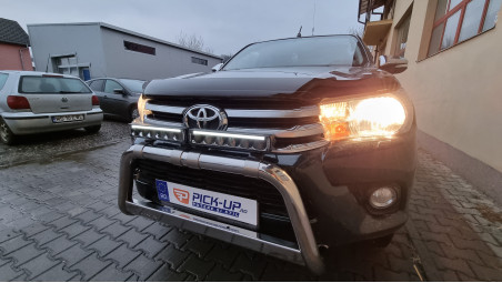 Montare rulou de bena, capitonaj bena, bullbar, deflectoare, reflectoare pe Toyota Hilux 2017