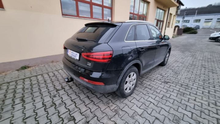 Towing hook instaled on Audi Q3