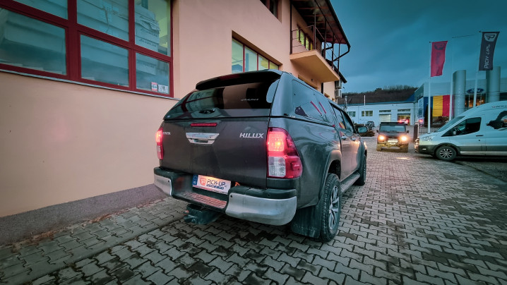 Montare hardatop si ladite utilitare pe Toyota Hilux 2016
