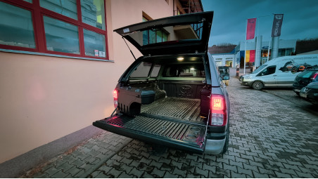 Canopy, swing cases installed on Toyota Hilux 2016