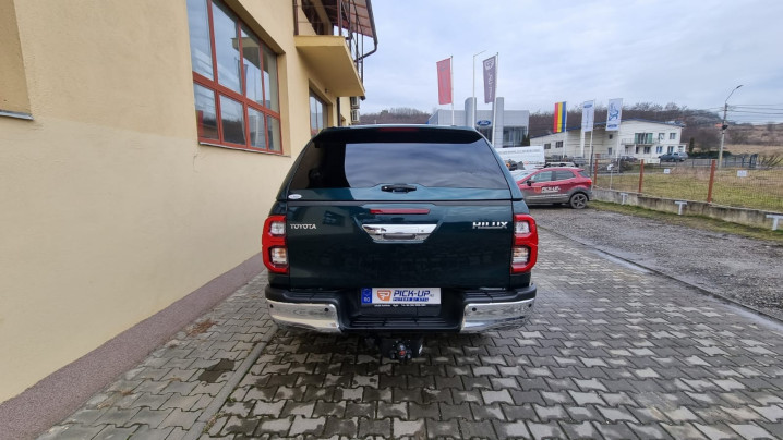 Caonpy, side steps installed on Toyota Hilux 2021
