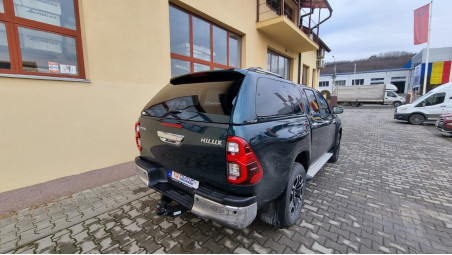 Caonpy, side steps installed on Toyota Hilux 2021