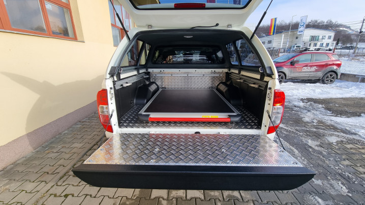 Cargo slie, canopy, window visors installed on Nissan Navara NP300 2020