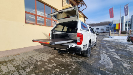 Montare hardtop, tava culisanta, deflector geam pe Nissan Navara NP300 2020