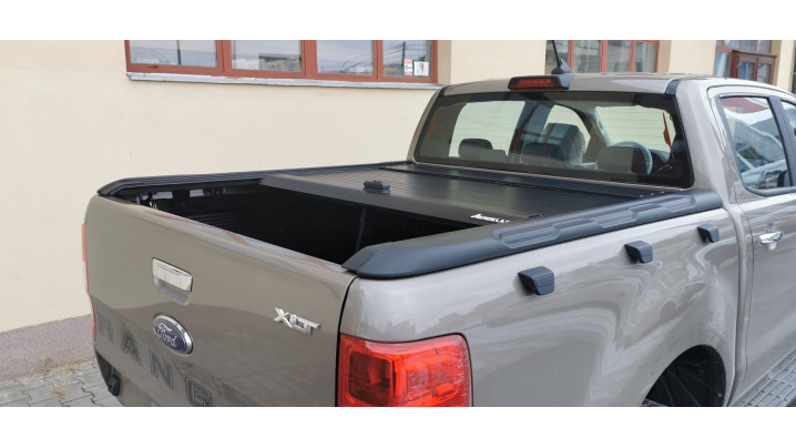 Roll cover installed on Ford Ranger 2019
