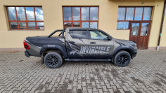 Roll cover, rollbar, hood guard, window visors installed on Toyota Hilux 2022 2