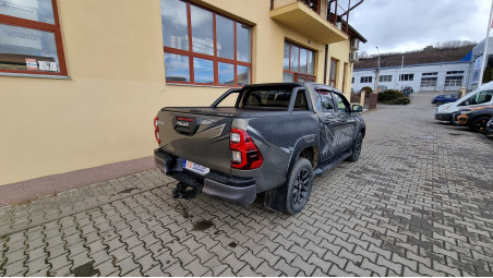 Roll cover, rollbar, hood guard, window visors installed on Toyota Hilux 2022