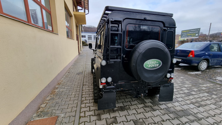 Montare Roof-Rack und Led Bar pe Landrover Defender