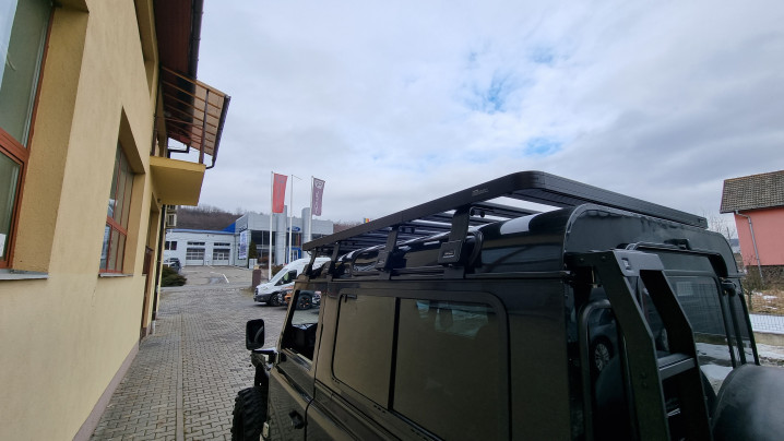 Roof-Rack, Led Bar installed on Landrover Defender