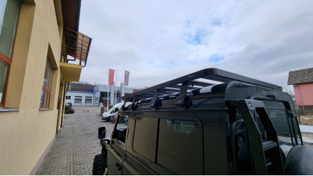 Roof-Rack, Led Bar installed on Landrover Defender