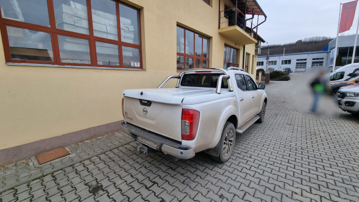 Tonneau cover, bed liner installed on Nissan Navara NP300 2019