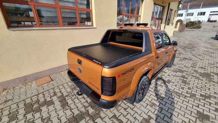 Roll cover, hood guard installed on Volkswagen Amarok 2013