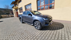 Roll cover, central locking, tailgate assistance installed on Isuzu D-Max 2019 2