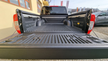 Bed liner, snorkel, hood guard, skid plates installed on Nissan Navara Np300