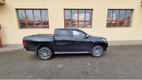 Bed liner, roll cover installed on Toyota Hilux 2017