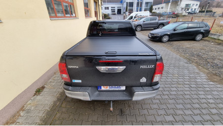 Bed liner, roll cover installed on Toyota Hilux 2017