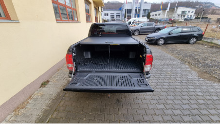 Bed liner, roll cover installed on Toyota Hilux 2017
