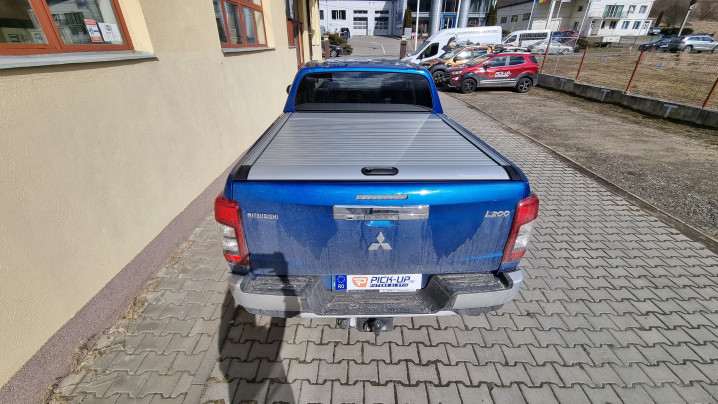 Bed liner, roll cover installed on Mitsubishi l200 2019