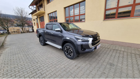 Towing hook, window visors, hook guard installed on Toyota Hilux 2021