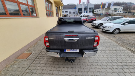Montare rulou de bena, carlig remorcare si deflector geam si capota pe Toyota Hilux 2021