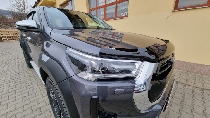 Montare rulou de bena, carlig remorcare si deflector geam si capota pe Toyota Hilux 2021