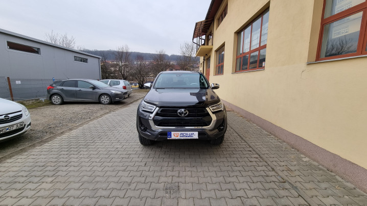 Montare rulou de bena, carlig remorcare si deflector geam si capota pe Toyota Hilux 2021