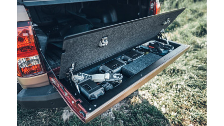 TOYota HILUX '16+ WINDSHIELD COMPARTMENT