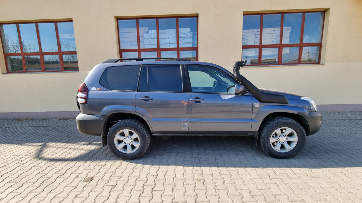 Snorkel installed on Toyota LX120